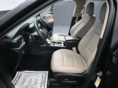 Used 2023 Ford Explorer XLT w/ Equipment Group 202A AWD/4WD image 14