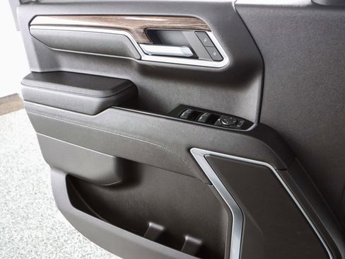 Used 2023 GMC Sierra 1500 Elevation image 24