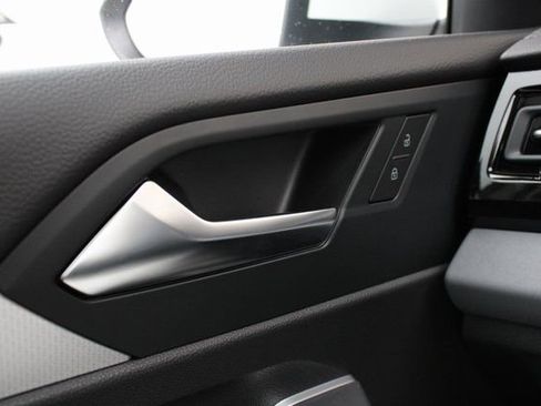 New 2026 Volkswagen Jetta SE image 5