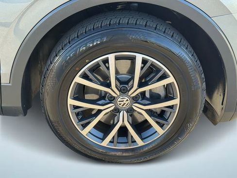 Used 2021 Volkswagen Tiguan S image 6