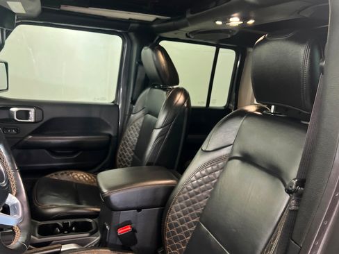 Used 2021 Jeep Wrangler Unlimited Sahara AWD/4WD image 16
