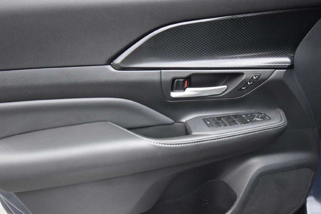 Used 2026 Toyota Grand Highlander AWD Hybrid image 23