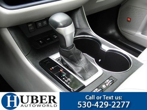 Used 2017 Toyota Highlander Limited AWD/4WD image 9