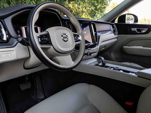 Used 2023 Volvo XC60 T8 Core image 7