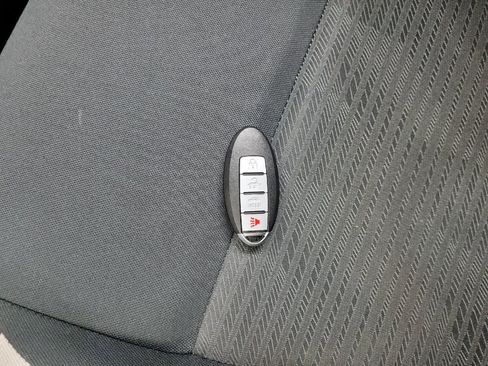 Used 2021 Nissan Versa SV FWD image 32