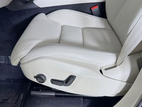 New 2026 Volvo XC90 T8 Ultra w/ Protection Package Premier AWD/4WD image 20