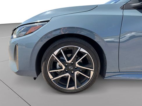 Used 2025 Nissan Sentra SR FWD image 9
