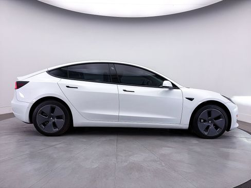 Used 2022 Tesla Model 3 Long Range AWD/4WD image 37