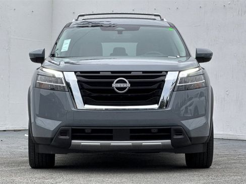 Used 2024 Nissan Pathfinder Platinum w/ Cargo Package image 9