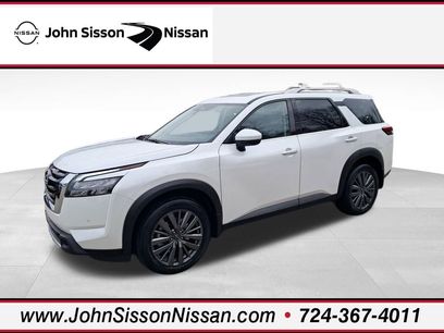 New 2025 Nissan Pathfinder SL w/ SL Premium Package