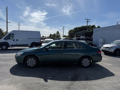 Used 2003 Honda Accord LX image 2