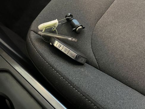 Used 2025 Kia K4 LXS image 21