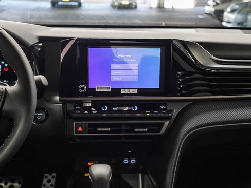 New 2025 Toyota Camry SE image 13