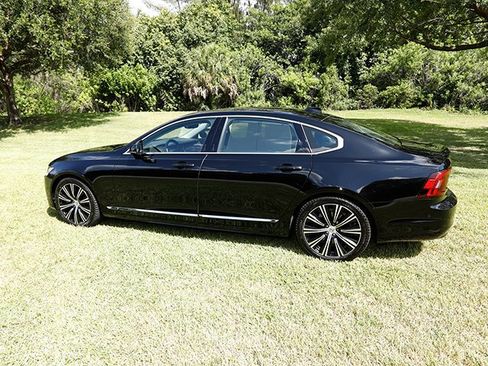 Used 2024 Volvo S90 B6 Plus AWD/4WD image 2