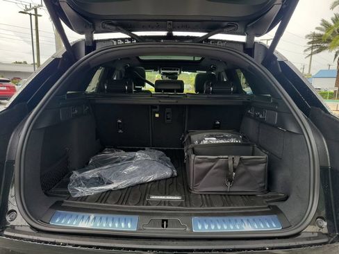New 2026 Land Rover Range Rover Velar S AWD/4WD image 11