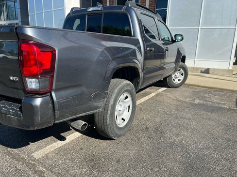 Used 2023 Toyota Tacoma SR AWD/4WD image 12