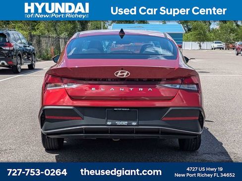 Used 2024 Hyundai Elantra SEL FWD image 4
