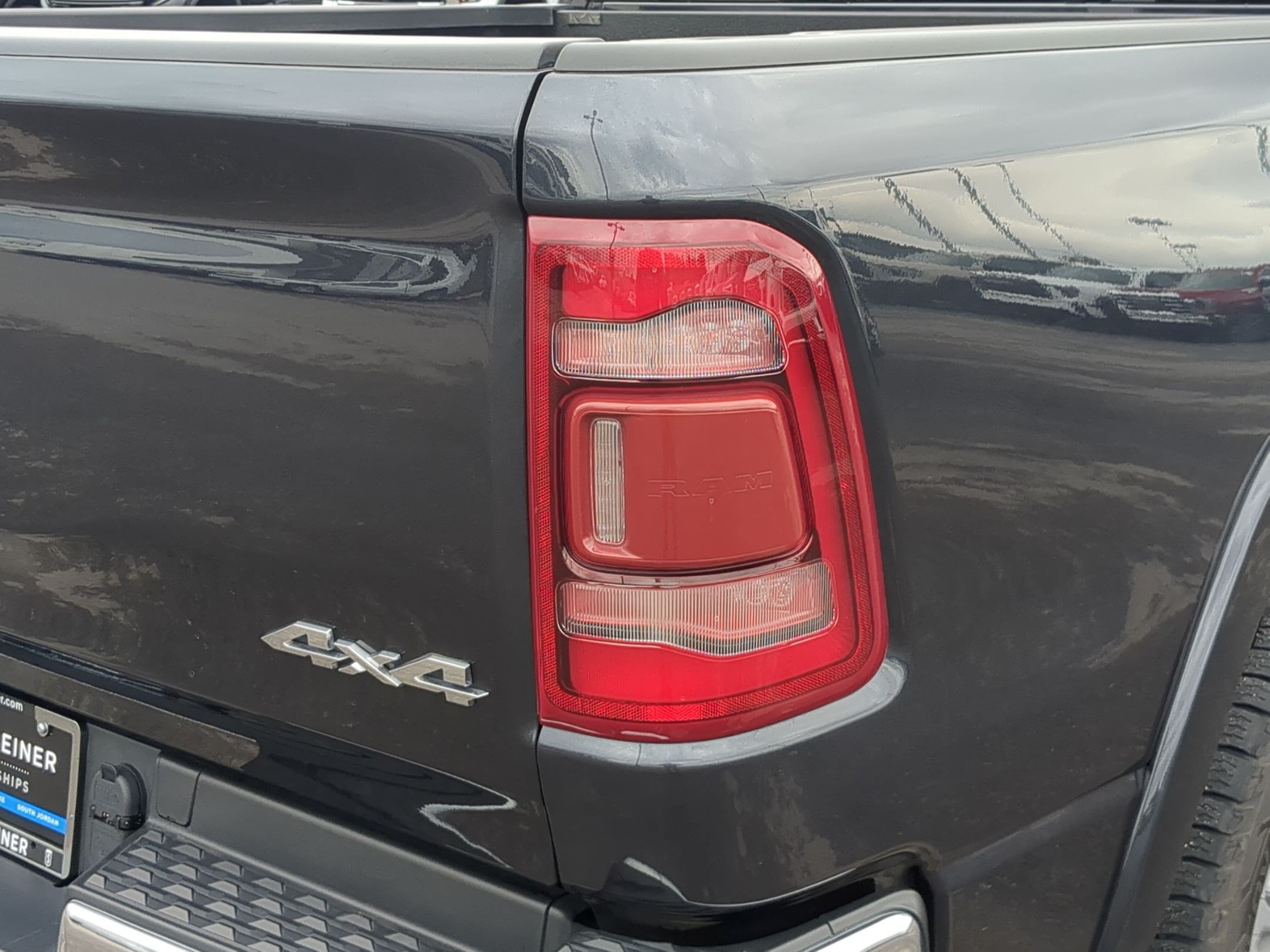 Used 2020 RAM 1500 Laramie AWD/4WD image 11