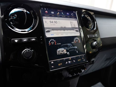 Used 2016 Ford F450 XLT w/ XLT Interior Package image 6