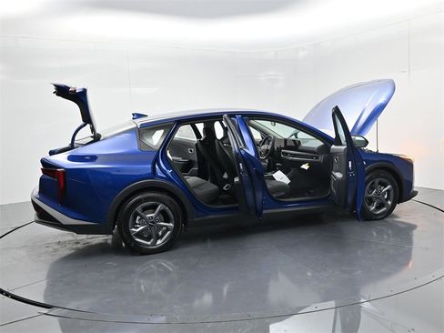 New 2025 Kia K4 LXS image 50