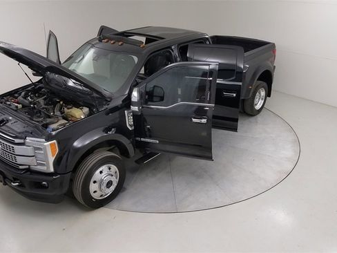Certified 2019 Ford F450 Platinum w/ Platinum Ultimate Package image 60