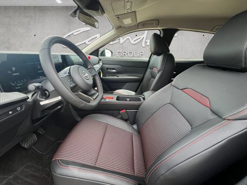 New 2026 Nissan Kicks SR FWD image 20