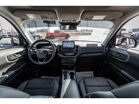 Used 2024 Ford Bronco Sport Outer Banks w/ Tech Package image 10