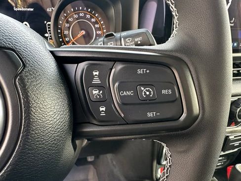 Used 2025 Jeep Wrangler Sport image 14
