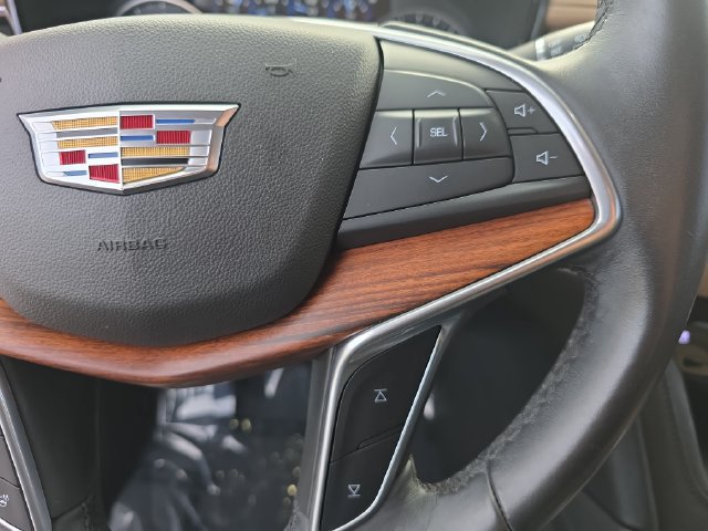 Used 2017 Cadillac XT5 Platinum AWD/4WD image 18