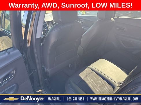 Used 2020 Chevrolet Trax LT w/ Sun & Sound Package AWD/4WD image 11