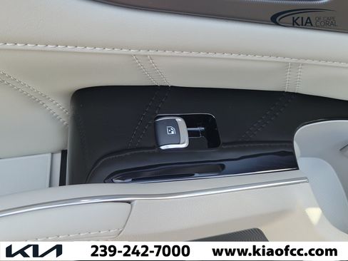 Certified 2024 Kia Sorento SX FWD image 15