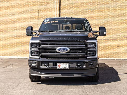 Used 2026 Ford F250 Platinum AWD/4WD image 2