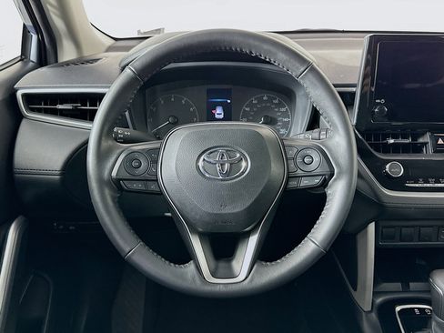 Used 2024 Toyota Corolla Cross LE image 18