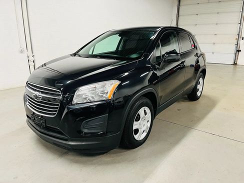Used 2016 Chevrolet Trax LS FWD image 2