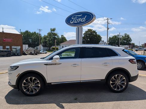 Used 2022 Lincoln Nautilus Reserve AWD/4WD image 1