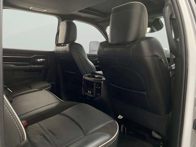 Used 2025 RAM 2500 Laramie AWD/4WD image 36