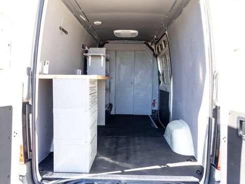 Used 2022 Mercedes-Benz Sprinter 2500 w/ Acoustic Package image 18