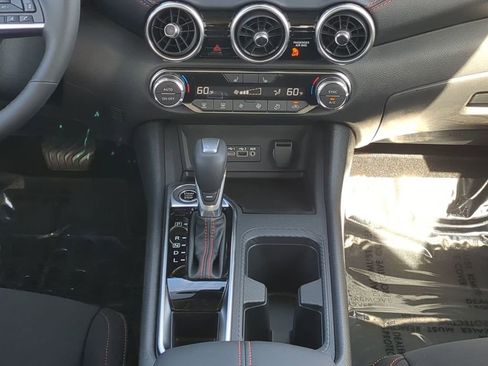 New 2025 Nissan Sentra SR image 18