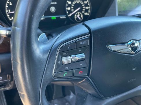 Used 2017 Genesis G90 3.3T Premium image 25