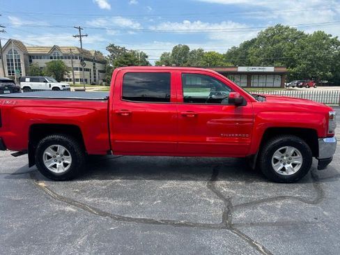 Used 2018 Chevrolet Silverado 1500 LT AWD/4WD image 6