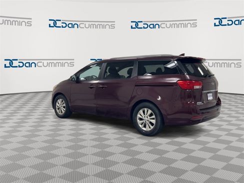 Used 2016 Kia Sedona LX image 6