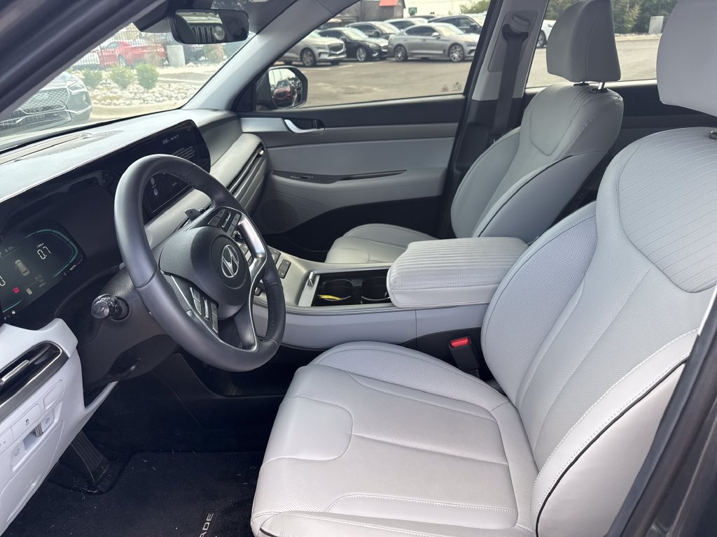 Used 2025 Hyundai Palisade SEL FWD image 18