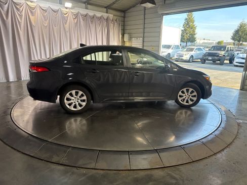 Used 2026 Toyota Corolla LE FWD image 4