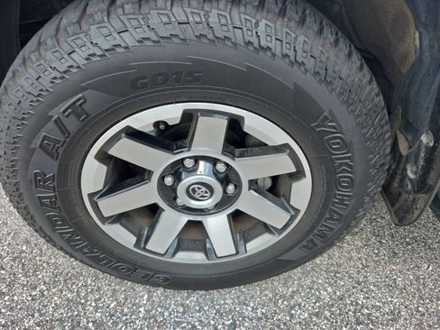 Used 2021 Toyota 4Runner TRD Off-Road AWD/4WD image 3