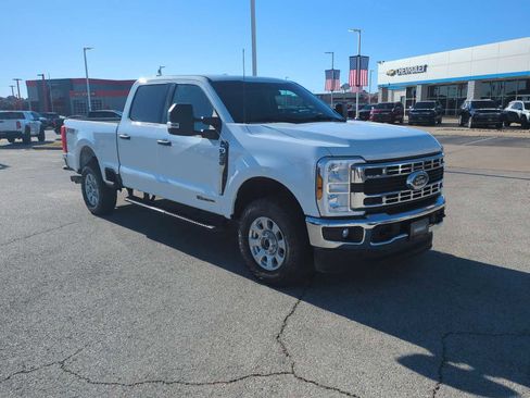 Used 2024 Ford F250 XLT w/ FX4 Off-Road Package image 2