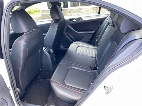 Used 2013 Volkswagen Jetta GLI Autobahn FWD image 10