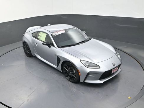 New 2025 Toyota GR86 Premium RWD image 15