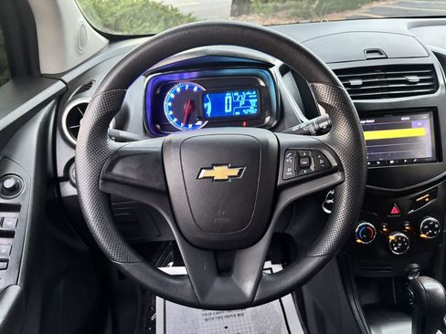 Used 2016 Chevrolet Trax LS image 21