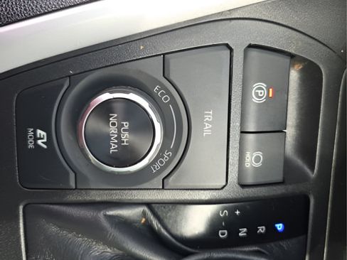 Used 2021 Toyota RAV4 LE AWD/4WD image 22