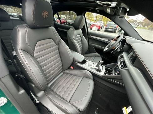New 2025 Alfa Romeo Stelvio Sprint image 15
